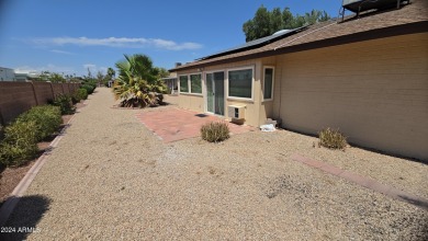 This 2 bedroom/2 bath Gemini-twin home in Sun City is move-in on Sun City Country Club in Arizona - for sale on GolfHomes.com, golf home, golf lot