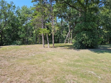Nestled in the picturesque community of Lake Ridge in Cedar Hill on Tangle Ridge Golf Club in Texas - for sale on GolfHomes.com, golf home, golf lot
