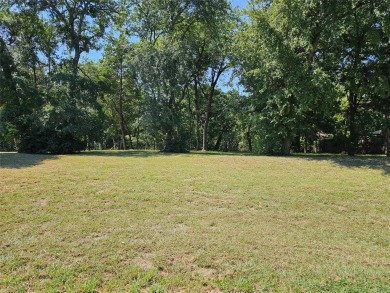 Nestled in the picturesque community of Lake Ridge in Cedar Hill on Tangle Ridge Golf Club in Texas - for sale on GolfHomes.com, golf home, golf lot