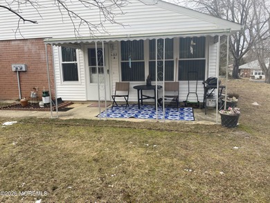 BEAUTIFUL - This home is updated and/or improved in every way on Keswick Village Golf Course in New Jersey - for sale on GolfHomes.com, golf home, golf lot