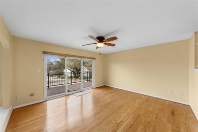 Beautiful end-unit townhome in the gated Lakeside Village on Lakeside Village Golf Course in Texas - for sale on GolfHomes.com, golf home, golf lot