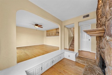 Beautiful end-unit townhome in the gated Lakeside Village on Lakeside Village Golf Course in Texas - for sale on GolfHomes.com, golf home, golf lot