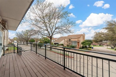 Beautiful end-unit townhome in the gated Lakeside Village on Lakeside Village Golf Course in Texas - for sale on GolfHomes.com, golf home, golf lot