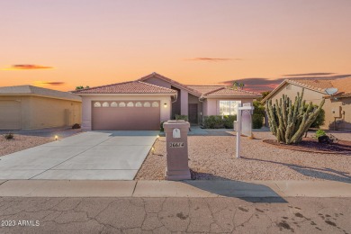 Step into the lap of luxury with this breathtaking 2 bedroom, 2 on Cottonwood Country Club in Arizona - for sale on GolfHomes.com, golf home, golf lot