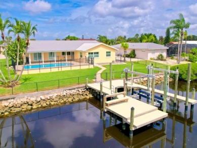 Waterfront and no flood damage due to an 11' elevation!  Welcome on Apollo Beach Golf and Sea Club in Florida - for sale on GolfHomes.com, golf home, golf lot