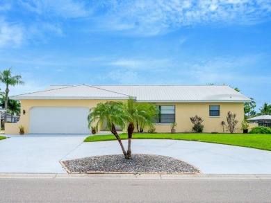 Waterfront and no flood damage due to an 11' elevation!  Welcome on Apollo Beach Golf and Sea Club in Florida - for sale on GolfHomes.com, golf home, golf lot