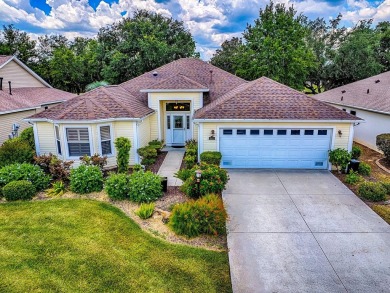 GOLF FRONT LIVING WITH NO BOND! This beautiful 3 Bedroom, 2 Bath on The Links of Spruce Creek in Florida - for sale on GolfHomes.com, golf home, golf lot