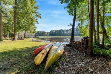 Waterfront Living in Tanglewood Shores! This 3 bedroom, 2 full on Tanglewood Shores Golf Club in Virginia - for sale on GolfHomes.com, golf home, golf lot