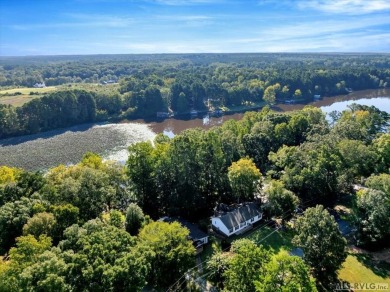 Waterfront Living in Tanglewood Shores! This 3 bedroom, 2 full on Tanglewood Shores Golf Club in Virginia - for sale on GolfHomes.com, golf home, golf lot