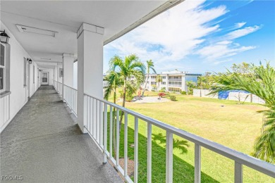 Beautifully maintained 2-bedroom, 2-bath condo located in the on Seven Lakes Golf and Tennis Community in Florida - for sale on GolfHomes.com, golf home, golf lot