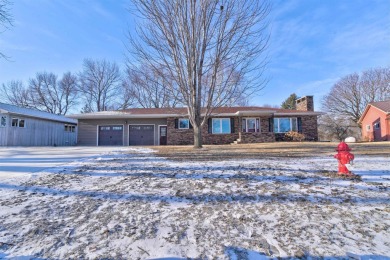 QUALITY constructed  LOVED HOME on Country Green Golf Course in on Country Greens Golf Course in Iowa - for sale on GolfHomes.com, golf home, golf lot