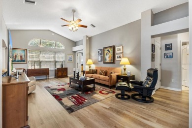 ROOF 2021 HWH 2022 BOND PAID! 4 miles to Sumter Landing!! on The Links of Spruce Creek in Florida - for sale on GolfHomes.com, golf home, golf lot