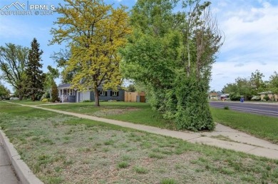 Nice four bedroom, two bath ranch style house in the old North on Patty Jewett Golf Course in Colorado - for sale on GolfHomes.com, golf home, golf lot