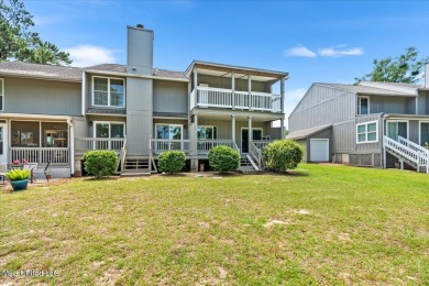 Welcome to this stunning 2-bedroom, 2.5-bathroom townhouse on Diamondhead Country Club in Mississippi - for sale on GolfHomes.com, golf home, golf lot