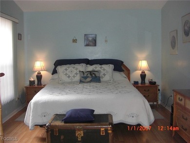 Single-family home in Sabal Springs Golf and Racquet Club, North on Sabal Springs Golf and Racquet Club in Florida - for sale on GolfHomes.com, golf home, golf lot