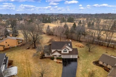 Spacious 4-bedroom home with 2 full and 2 half baths nestled on on  in Illinois - for sale on GolfHomes.com, golf home, golf lot