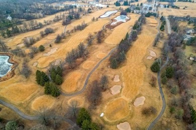 Spacious 4-bedroom home with 2 full and 2 half baths nestled on on  in Illinois - for sale on GolfHomes.com, golf home, golf lot