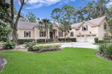 Luxury, location, and Long Cove lifestyle! Experience newer on Long Cove Club in South Carolina - for sale on GolfHomes.com, golf home, golf lot