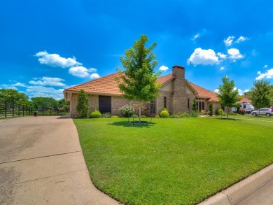 Beautiful house with outstanding street appeal and amazing golf on Walnut Creek Country Club in Texas - for sale on GolfHomes.com, golf home, golf lot