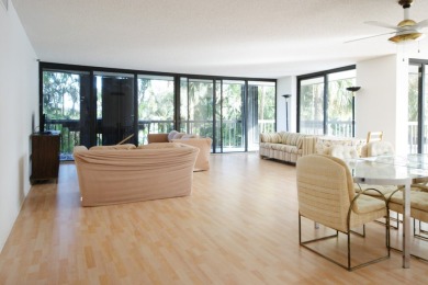 Recently adjusted-reflecting a thoughtful price change. Spacious on The President Country Club in Florida - for sale on GolfHomes.com, golf home, golf lot