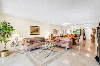 Beautifully maintained 3 bed 2 bath corner unit condo in on Oaks Country Club in Florida - for sale on GolfHomes.com, golf home, golf lot