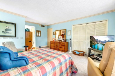 Beautifully maintained 3 bed 2 bath corner unit condo in on Oaks Country Club in Florida - for sale on GolfHomes.com, golf home, golf lot