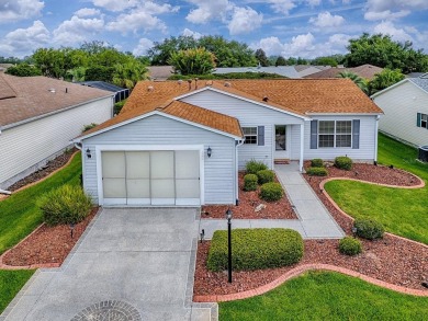 BOND PAID!  ROOM FOR A POOL!  This Meticulously Maintained 3/2 on The Links of Spruce Creek in Florida - for sale on GolfHomes.com, golf home, golf lot