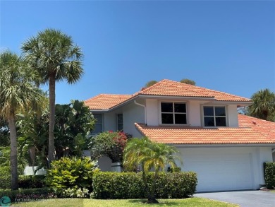Prime Broken Sound Country Club Residence!
Elegant 3+ bedroom on Broken Sound Golf and Club  in Florida - for sale on GolfHomes.com, golf home, golf lot