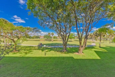 Welcome to this lovely 2-bed, 2-bath condo featuring a versatile on Palm-Aire Country Club and Resort - The Oaks in Florida - for sale on GolfHomes.com, golf home, golf lot
