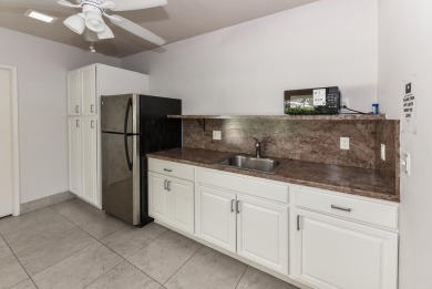 Welcome to this lovely 2-bed, 2-bath condo featuring a versatile on Palm-Aire Country Club and Resort - The Oaks in Florida - for sale on GolfHomes.com, golf home, golf lot
