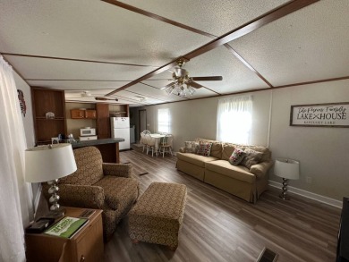Located on a corner lot in Pine Point, this 2 bedroom, 1.5 bath on Tennessean Golf Club in Tennessee - for sale on GolfHomes.com, golf home, golf lot