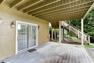 TOWNHOME FRONTS GOLF COURSE IN GATED GOLF COURSE COMMUNITY!! on Chatuge Shores Golf Course in North Carolina - for sale on GolfHomes.com, golf home, golf lot