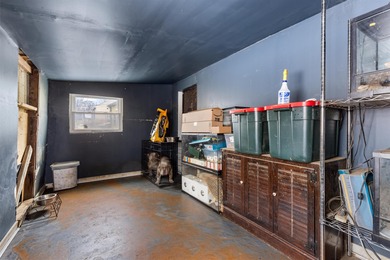 Freshly remodeled 2 bed, 1 bath home blends modern comfort with on Ingersoll Golf Course and Learning Links in Illinois - for sale on GolfHomes.com, golf home, golf lot