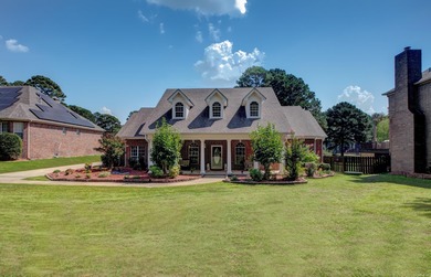 Gorgeous Home in the Lawrence Addition of Maumelle, nestled on on Maumelle Golf and Country Club in Arkansas - for sale on GolfHomes.com, golf home, golf lot