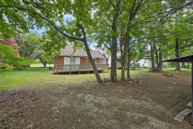 Welcome to your peaceful escape by the lake! This spacious 3 bed on Foxboro Golf Club in South Carolina - for sale on GolfHomes.com, golf home, golf lot