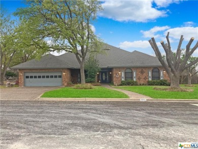 BACK ON THE MARKET***This *Beauty Homes, Inc.* custom home was on Stonetree Golf Club in Texas - for sale on GolfHomes.com, golf home, golf lot