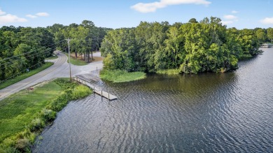 Welcome to your peaceful escape by the lake! This spacious 3 bed on Foxboro Golf Club in South Carolina - for sale on GolfHomes.com, golf home, golf lot