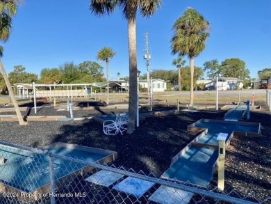NO LOT RENT, a deeded lot a 1991 Mobile 1 Bedroom 1 Bath, EXTRA on Glen Lakes Country Club in Florida - for sale on GolfHomes.com, golf home, golf lot