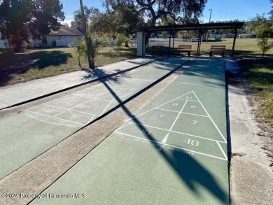 NO LOT RENT, a deeded lot a 1991 Mobile 1 Bedroom 1 Bath, EXTRA on Glen Lakes Country Club in Florida - for sale on GolfHomes.com, golf home, golf lot