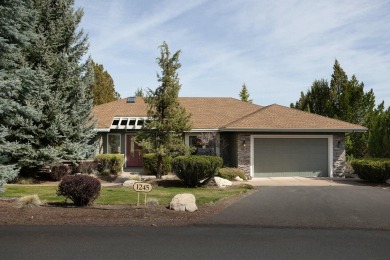 Eaglecrest Living at Its Finest!Located in the prestigious on Eagle Crest Golf Resort - Ridge Course in Oregon - for sale on GolfHomes.com, golf home, golf lot