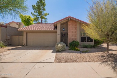 Charming 1,426 sqft home with dual master suites, nestled on The Lakes at Ahwatukee in Arizona - for sale on GolfHomes.com, golf home, golf lot