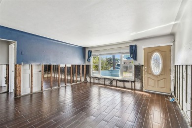 Price Reduced, Bring Offers! Outstanding Location! on The Dunedin Country Club in Florida - for sale on GolfHomes.com, golf home, golf lot