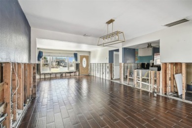 Price Reduced, Bring Offers! Outstanding Location! on The Dunedin Country Club in Florida - for sale on GolfHomes.com, golf home, golf lot