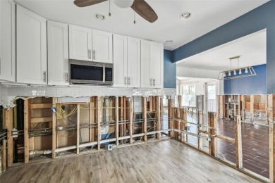 Price Reduced, Bring Offers! Outstanding Location! on The Dunedin Country Club in Florida - for sale on GolfHomes.com, golf home, golf lot