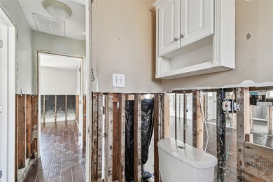 Price Reduced, Bring Offers! Outstanding Location! on The Dunedin Country Club in Florida - for sale on GolfHomes.com, golf home, golf lot