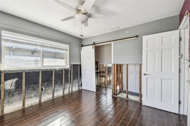 Price Reduced, Bring Offers! Outstanding Location! on The Dunedin Country Club in Florida - for sale on GolfHomes.com, golf home, golf lot