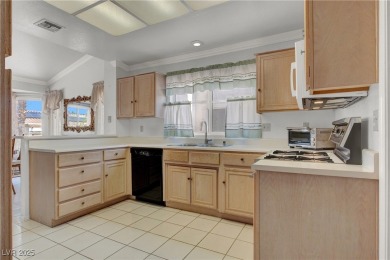 Beautifully maintained 2 bed, 2 bath home in desirable Sun City on Highland Falls Golf Club in Nevada - for sale on GolfHomes.com, golf home, golf lot