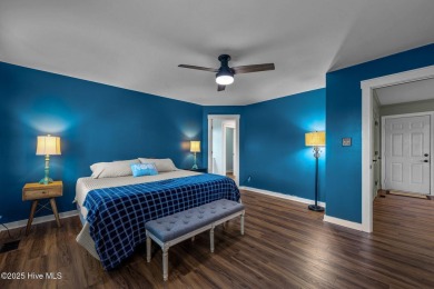 Welcome to this beautiful 3-bedroom, 2-bath home nestled in the on Harbour Point Golf Club in North Carolina - for sale on GolfHomes.com, golf home, golf lot