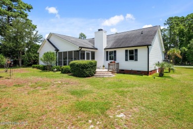 Welcome to this beautiful 3-bedroom, 2-bath home nestled in the on Harbour Point Golf Club in North Carolina - for sale on GolfHomes.com, golf home, golf lot