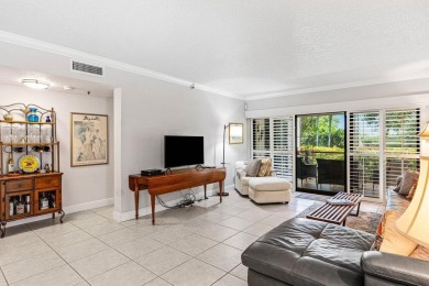 Beautifully updated three bedroom condo in an excellent Central on  in Florida - for sale on GolfHomes.com, golf home, golf lot